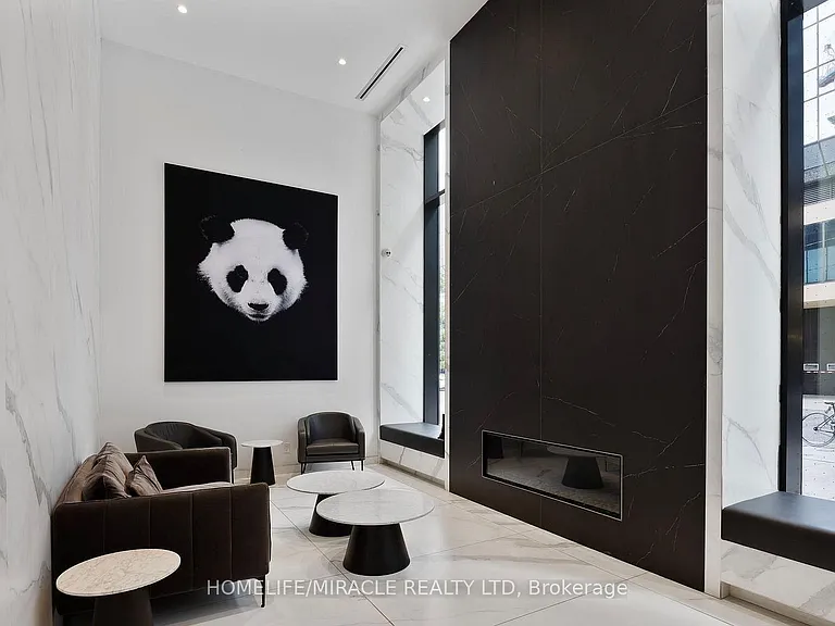 20 Edward St #922 — Photo 3