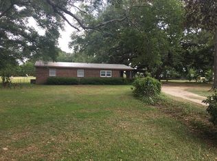 2664 Old Pelham Rd, Pelham, GA 31779