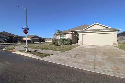 7043 Diamond Valley Photo 1
