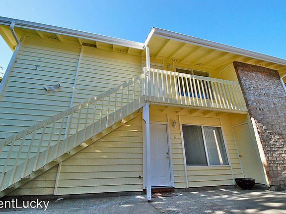 2nd image of 1101 S Woodlawn St APT 1