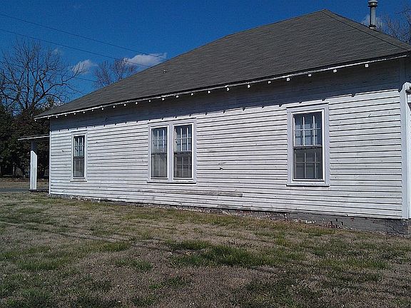 3rd image of 500 Elm St