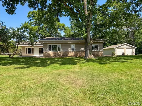 13819 State Route 21, De Soto, MO 63020