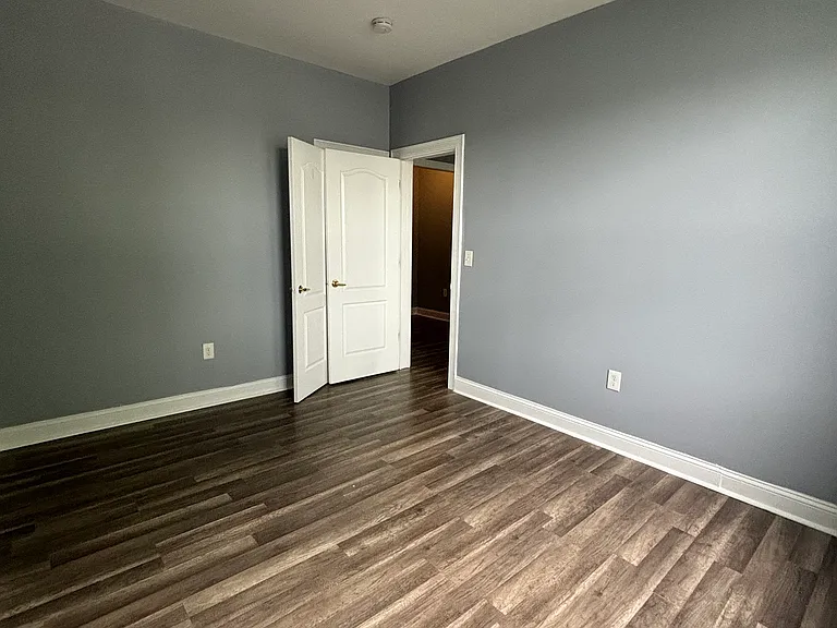 731 Avenue A #8 — Photo 2