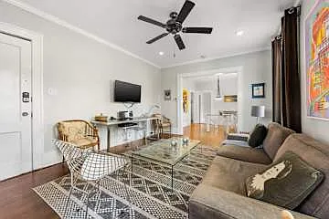 536 Hawthorne Ln — Photo 55