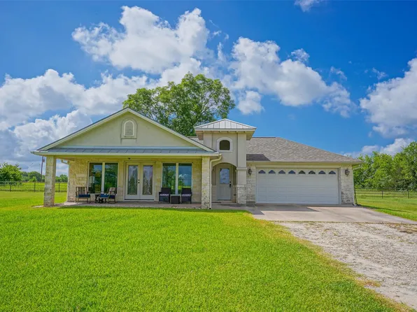 4662 Thane Rd, Navasota, TX 77868
