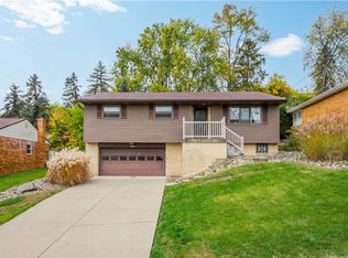 1009 Kentucky Blue Dr, West Mifflin, PA 15122
