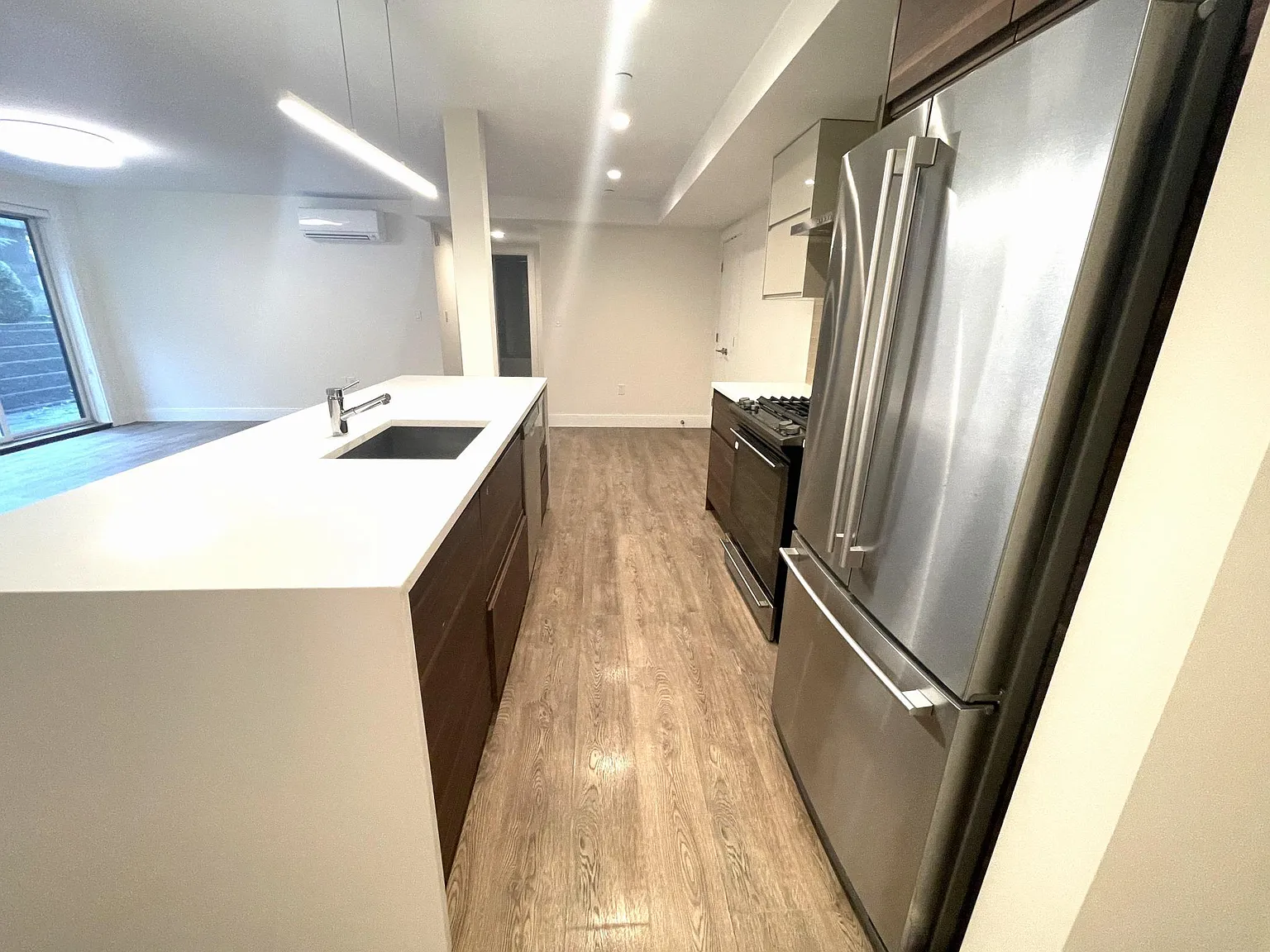2 bed, 1180 sqft, $3,700 — Photo 2