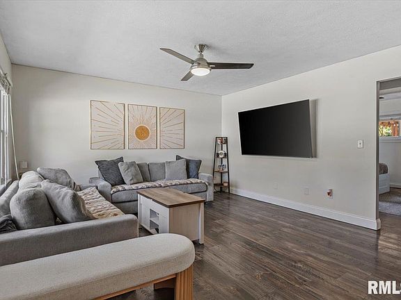 3rd image of 60 Archer Ave