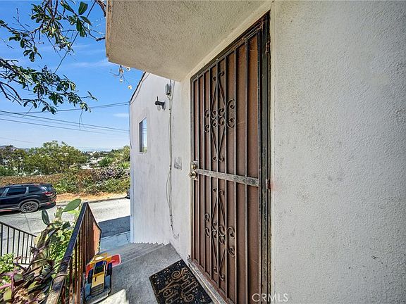 3rd image of 3064 Isabel Dr