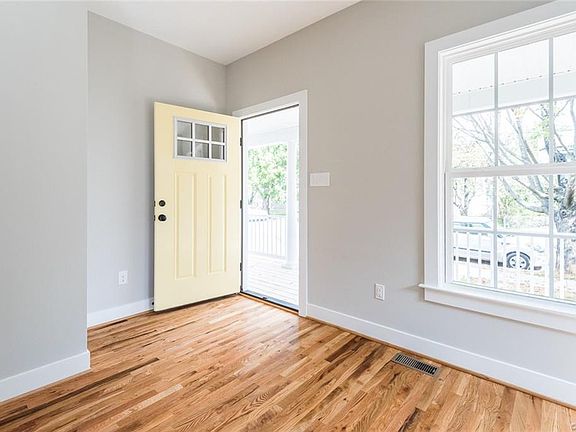 5th image of 1921 Powhatan St