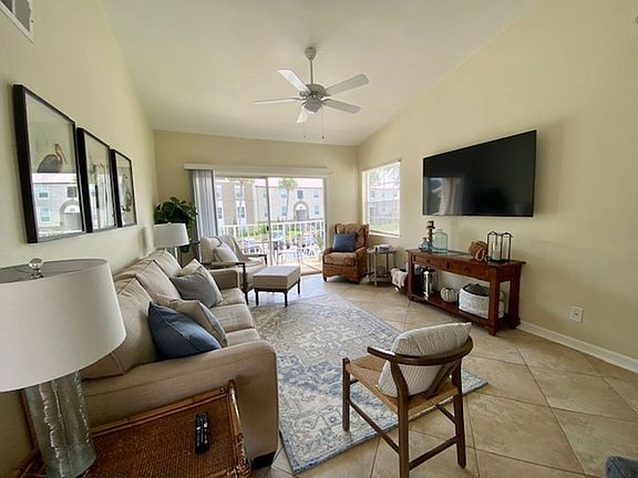 3rd image of 1900 Brittany Dr APT 5