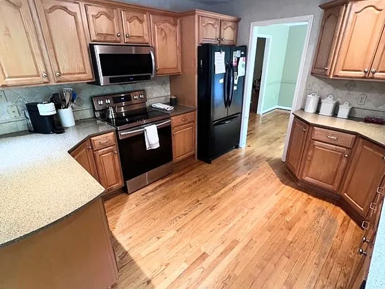 118 Guffey Ter — Photo 10