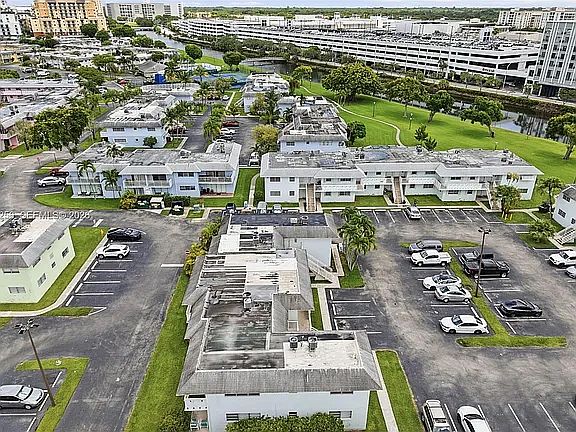 3rd image of 7680 SW 82nd St #121H