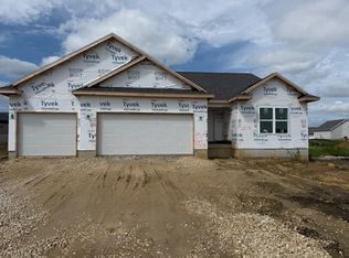 2813 Amber Valley Rd, Cedar Falls, IA 50613