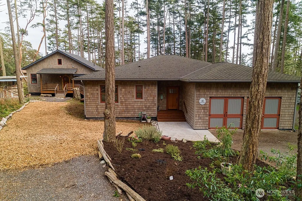 41 Black Fox Place photo 1