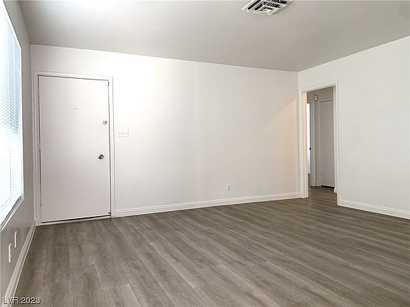 5th image of 4383 Pineaire St