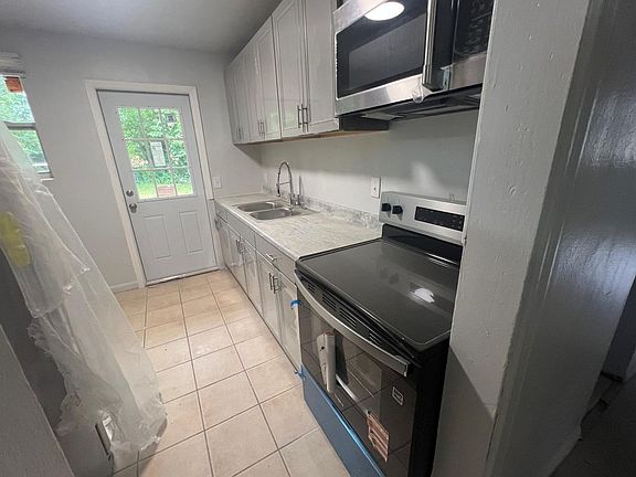4th image of 5749 Merrill Rd
