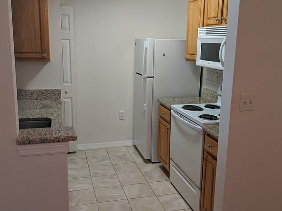 5th image of 5401 Bentgrass Dr Unit 110