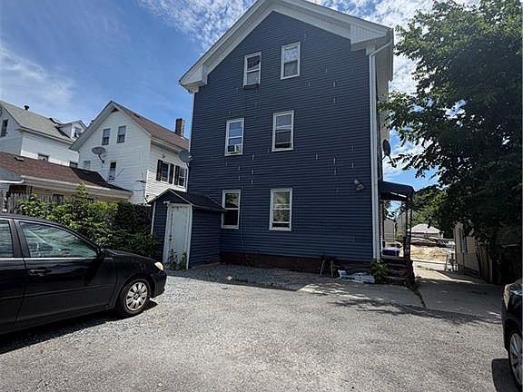3rd image of 10 La Vaughn St