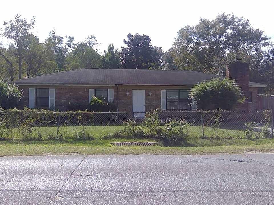 1st image of 905 W Detroit Blvd