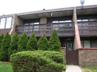 400 Kenneth Cir, Elgin, IL 60120