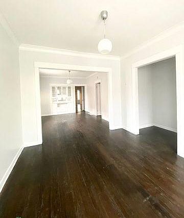 4th image of 2329 N Albany Ave #1
