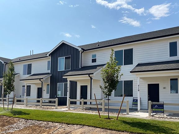 Westcliff 811 - Farmhouse Elevation - View 2 - Example