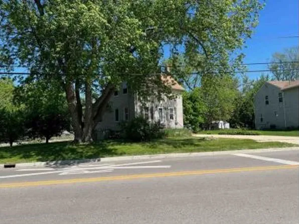 728 Wicker St, Woodstock, IL 60098