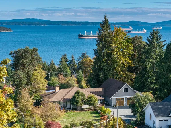 117 Clarke Rd, Ladysmith, BC V9G 1T6