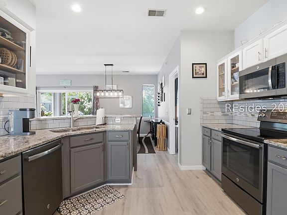 5th image of 224 Colonel Thomas Heyward Rd