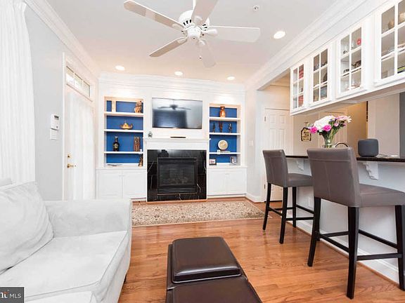 3rd image of 2627 Fairfax Dr