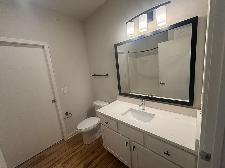 The Outlook Apartments — Photo 73