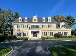 2 Huxley Dr, Lloyd Harbor, NY 11743