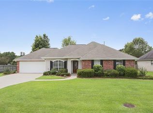 211 Calumet Dr, Madisonville, LA 70447