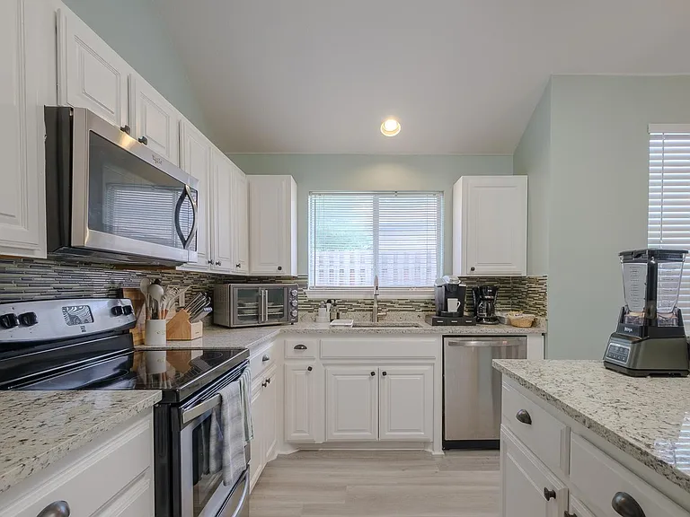 1228 S Center St — Photo 3