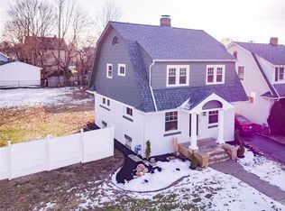 6813 Ridgewood Ave, Parma, OH 44129