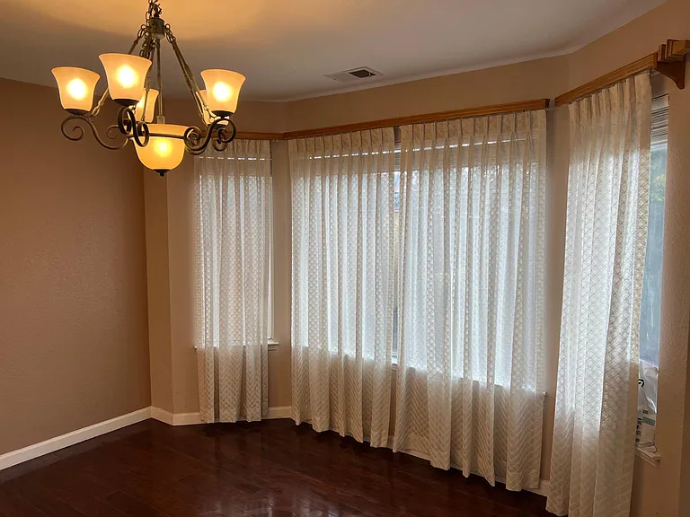2111 Cuesta Dr — Photo 5