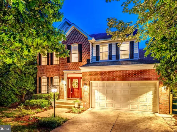 12809 Tournament Dr, Reston, VA 20191