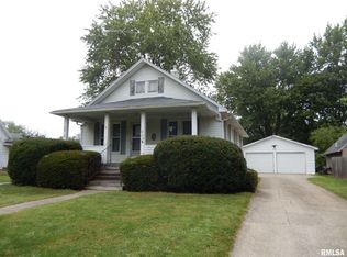 906 E Calhoun St, Macomb, IL 61455