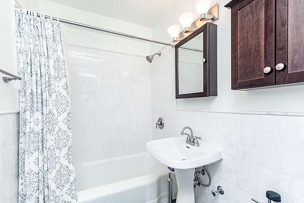 Sold by Re/Max In The City | media 26