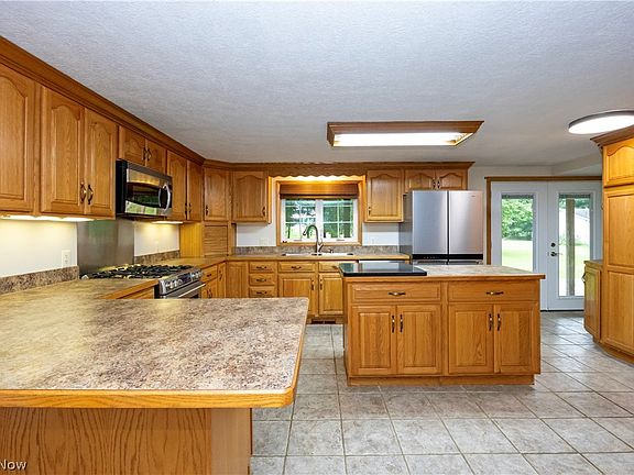 5th image of 2607 Schellin Rd
