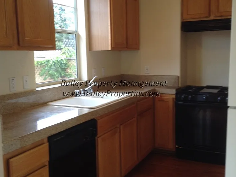 19 Mary Case Ln — Photo 4