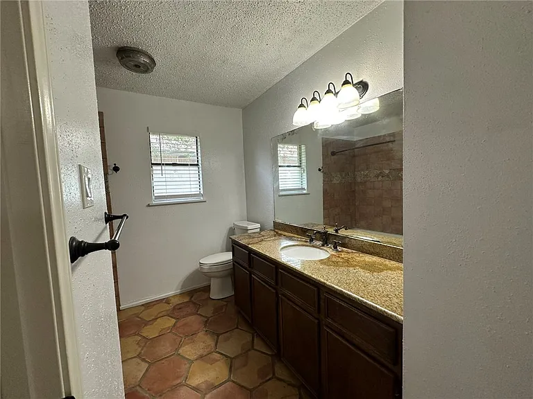 3141 Vicksburg St — Photo 22
