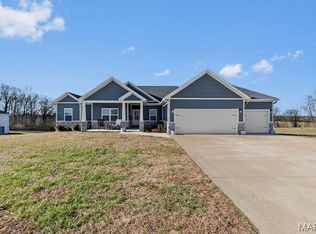 519 Lakeview Xing, Cape Girardeau, MO 63701