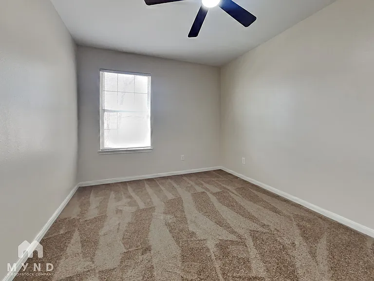6128 Sidney St #B — Photo 13