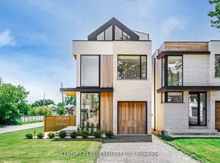 739 Ebony Ave, Mississauga, ON L5E3G4