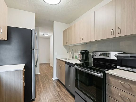 2nd image of 1150 N Dearborn St #1-1010