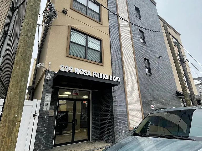 223-225 Rosa Parks Blvd #405 — Photo 1