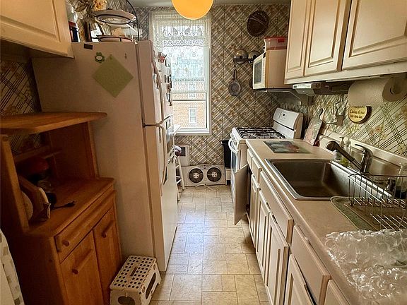 4th image of 1425 Thieriot Avenue #6M
