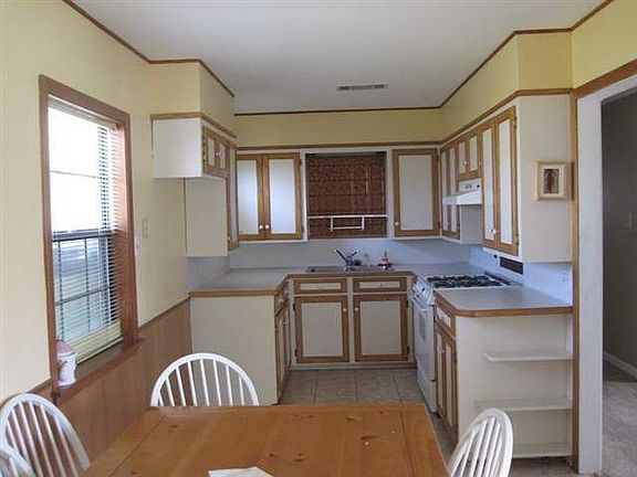 3rd image of 2508 Central Blvd